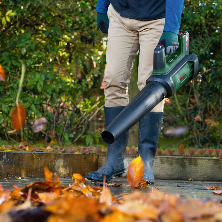 Bosch AdvancedLeafBlower 36V-750 Akku-Laubbläser leise und kraftvoll