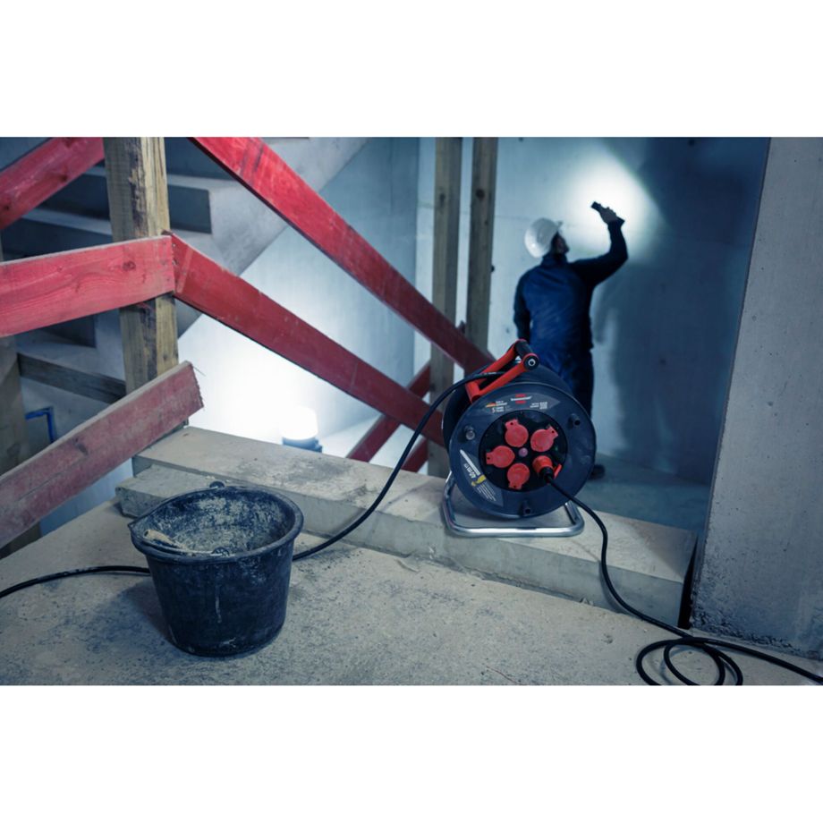 Professional Kabeltrommel 300 KU 4200 – 40 m, IP44, Outdoor-Kabeltrommel mit Steckdosen
