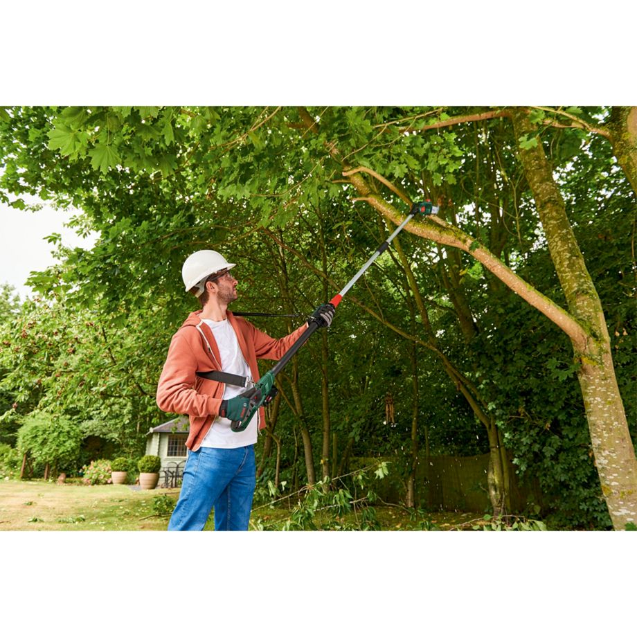 Bosch UniversalChainPole 18 Solo Akku-Hochentaster mit Teleskopstange und 20 cm Schwert