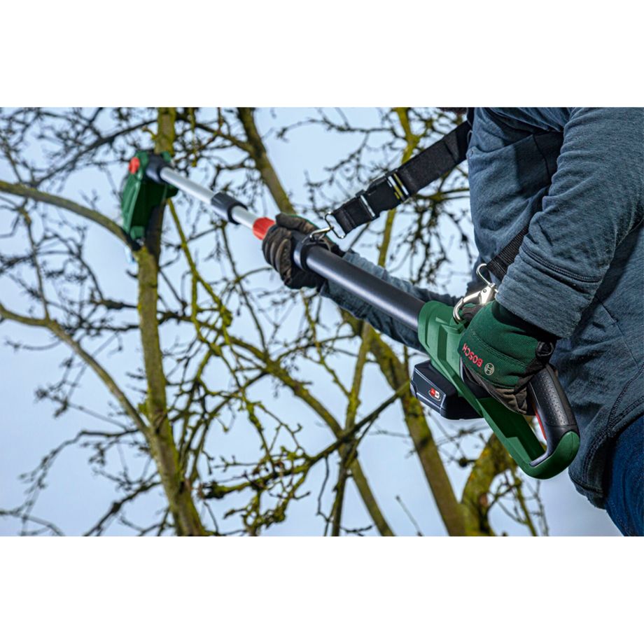 Bosch UniversalChainPole 18 Solo Akku-Hochentaster mit Teleskopstange und 20 cm Schwert